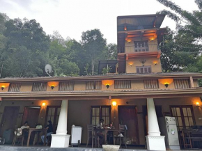 Eagles Lodge - Kandy